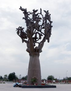 Beslan-monument-tree_of_grief_2