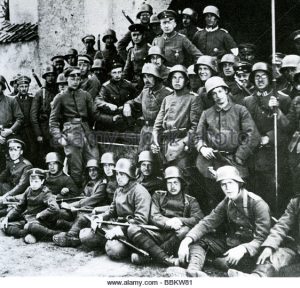 german-freikorps-unit-near-riga-in-may-1919-see-description-below-bbkw81